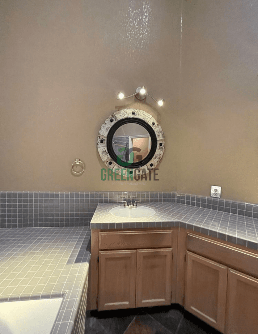Modesto House: 3612 Justin Ct