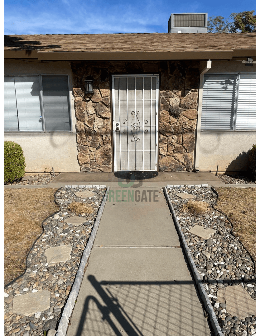 Oakdale House: 332 W G St