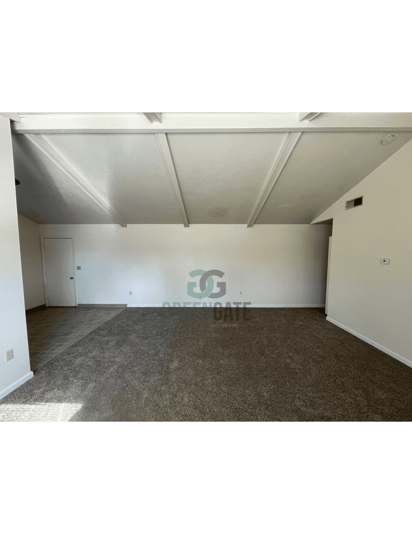 Oakdale House: 332 W G St