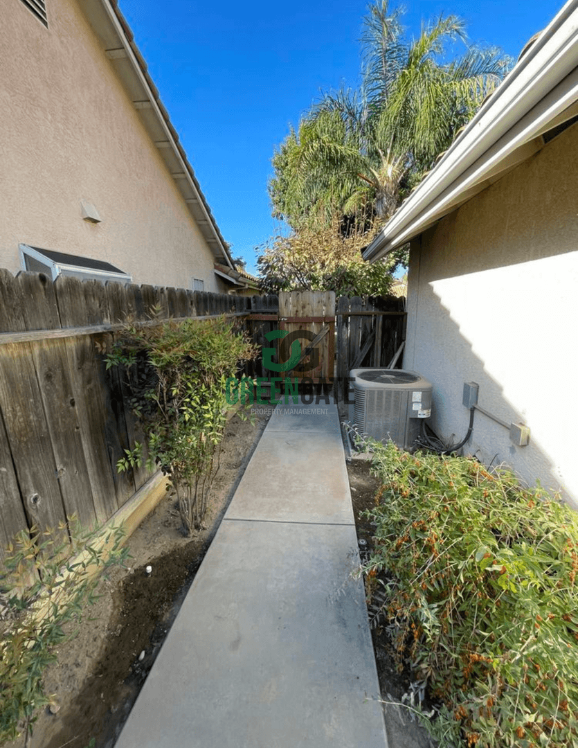 Modesto House: 3612 Justin Ct