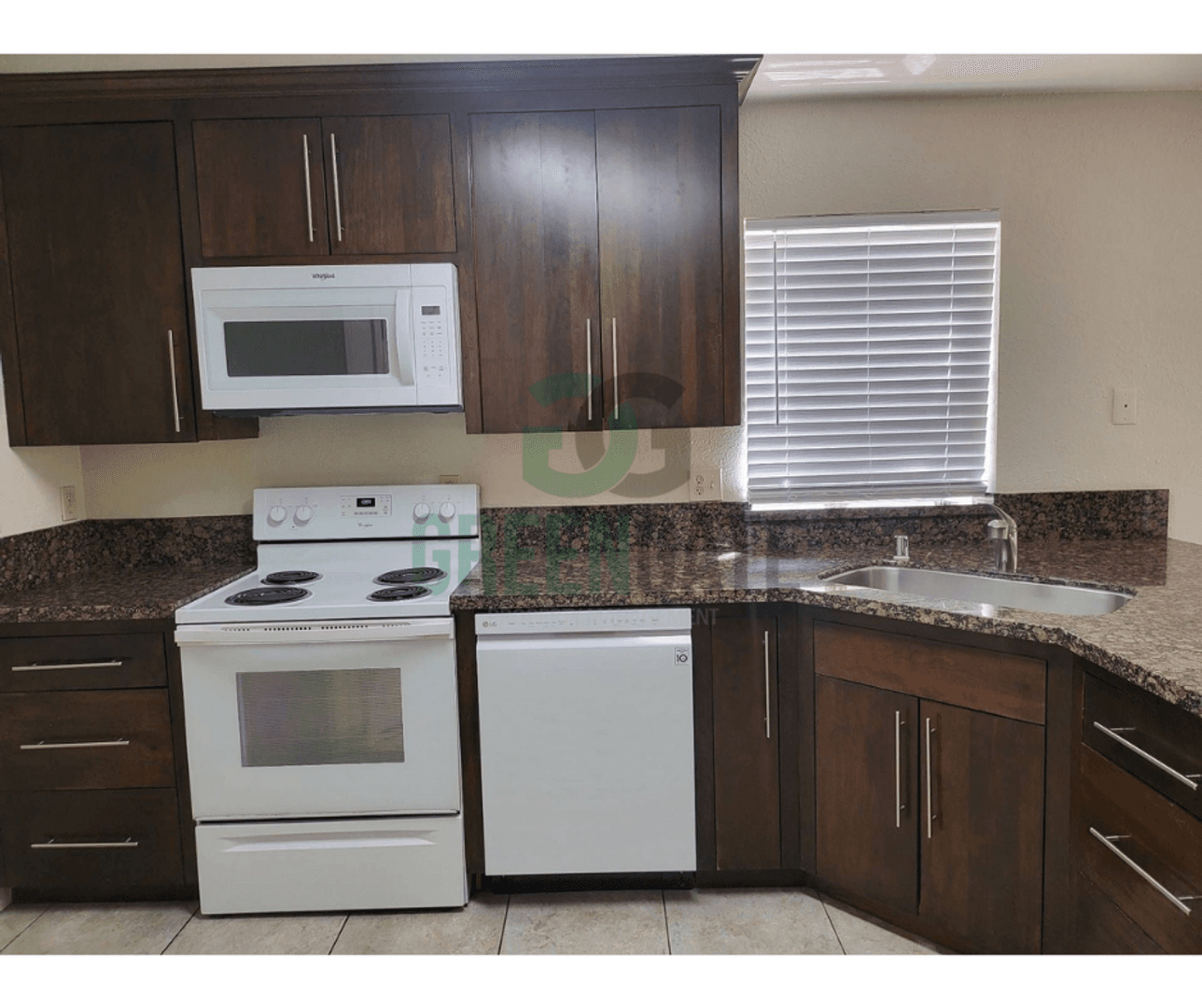 Modesto House: 2428 Woodvale Dr.