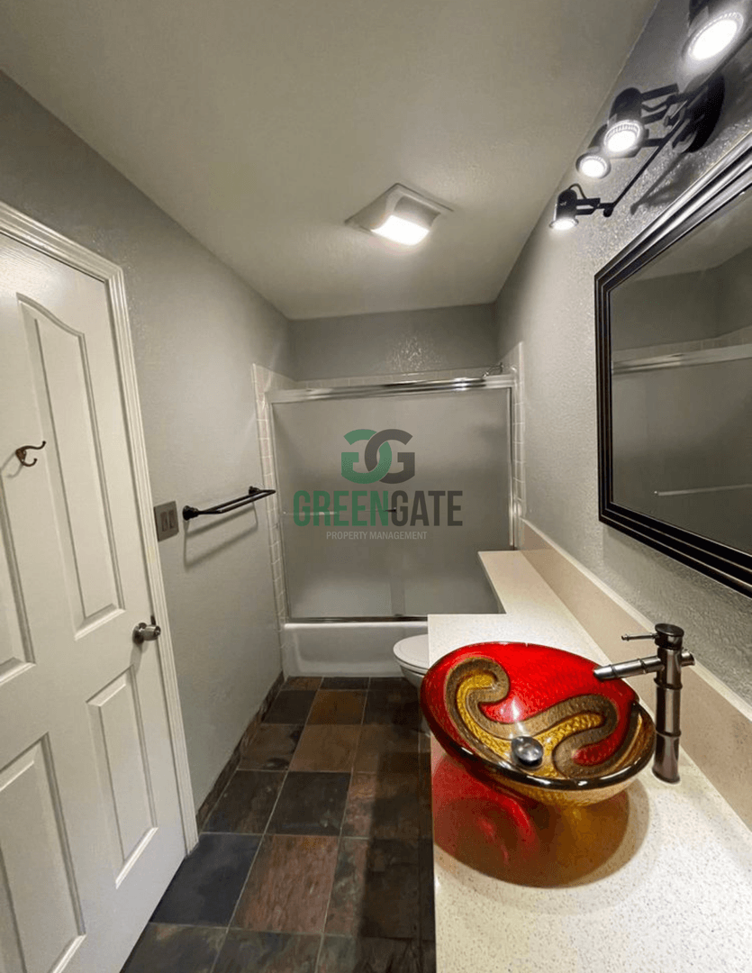 Modesto House: 3612 Justin Ct
