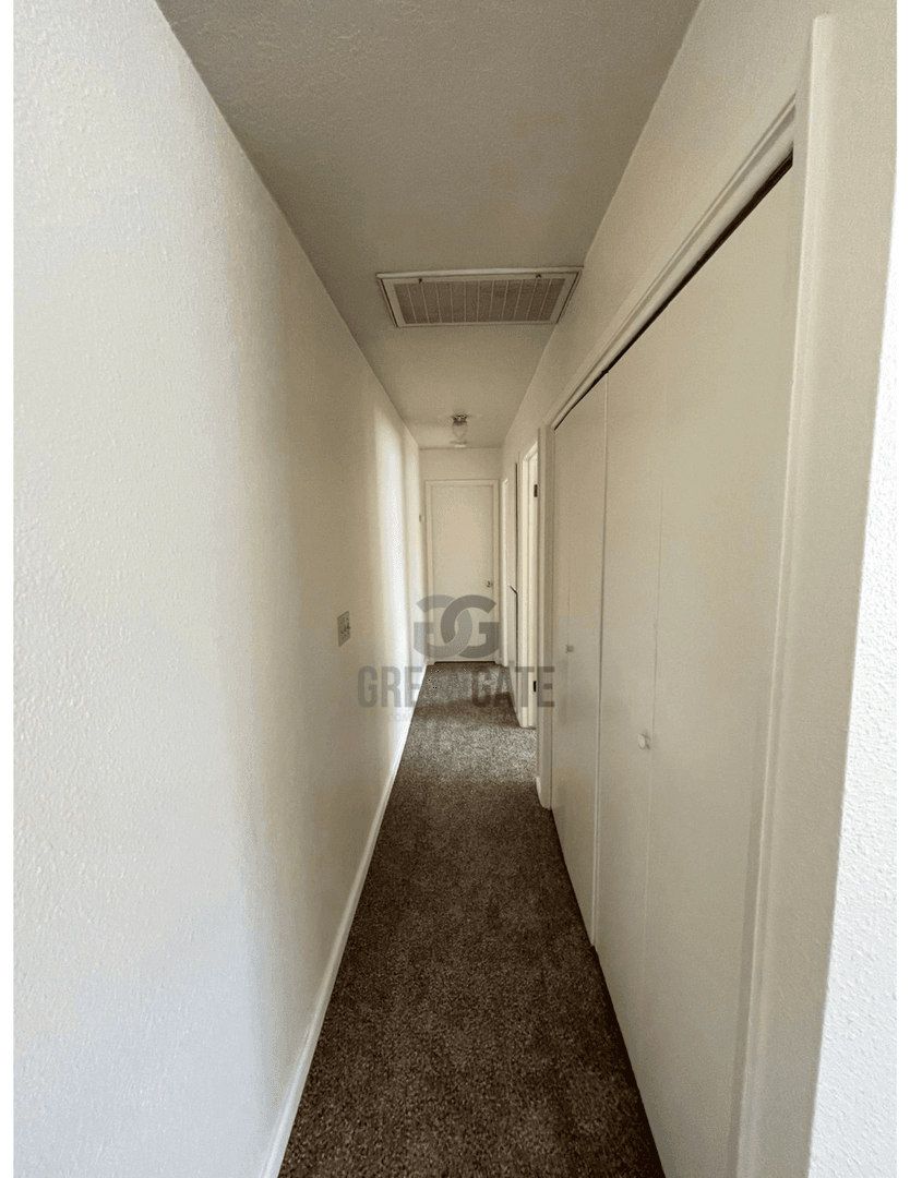 Oakdale House: 332 W G St