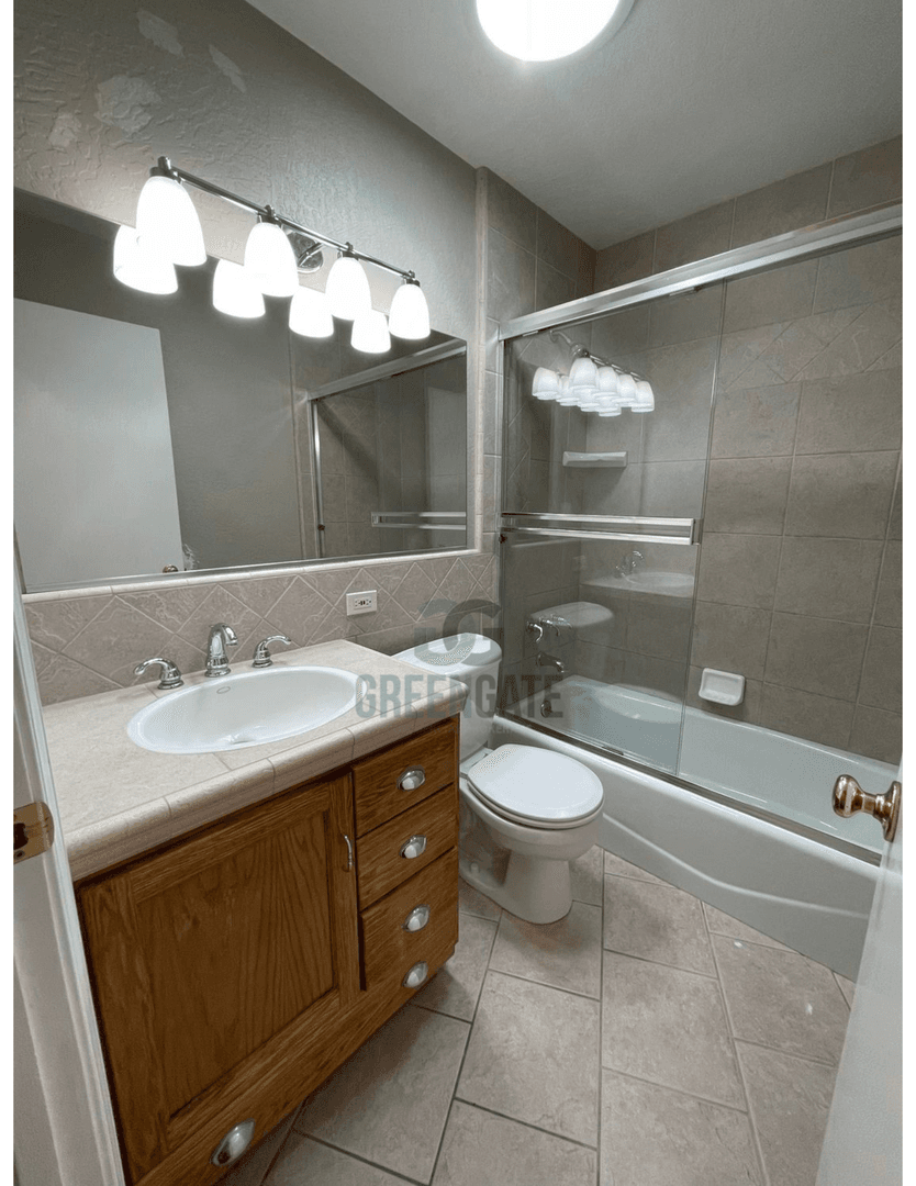 Modesto House: 533 Arrowhead Ct