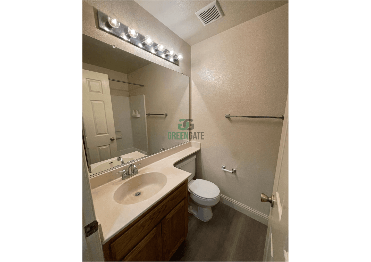 Riverbank House: 2142 Silverock Rd