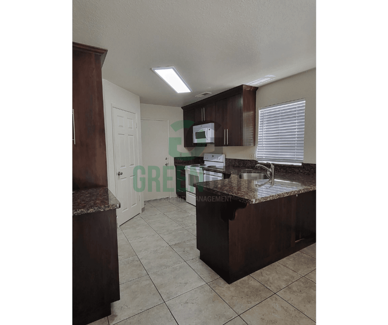 Modesto House: 2428 Woodvale Dr.