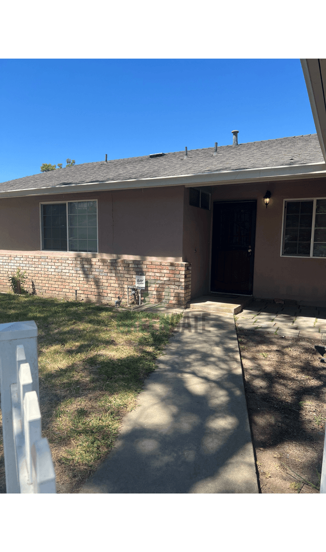 Modesto House: 2305 Rose Ave.