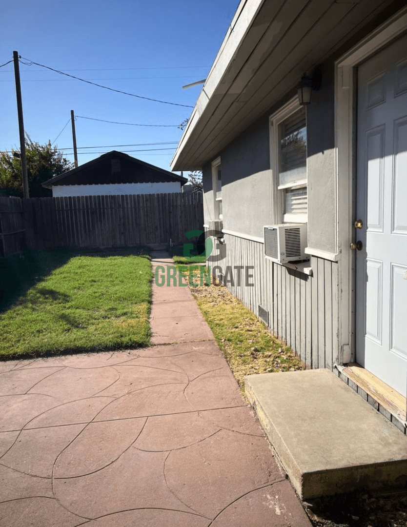 Ceres House: 2630 Magnolia St.
