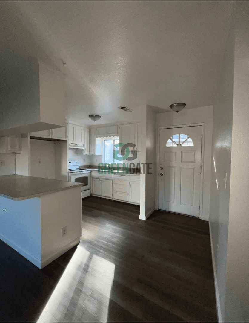 Turlock Apartment: 645 South Ave.