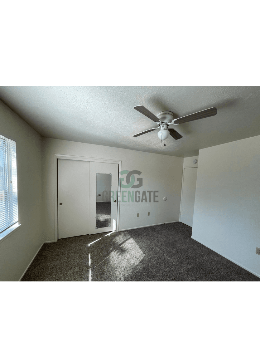 Oakdale House: 332 W G St
