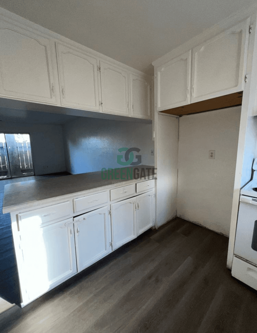 Turlock Apartment: 645 South Ave.