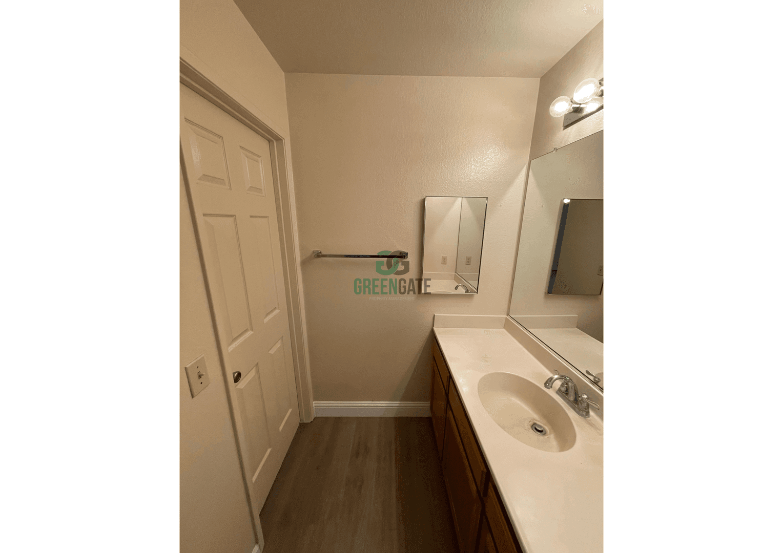 Riverbank House: 2142 Silverock Rd