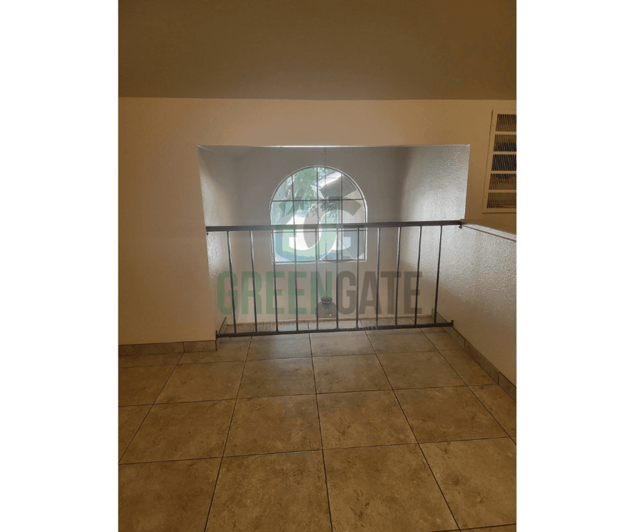 Modesto House: 2428 Woodvale Dr.