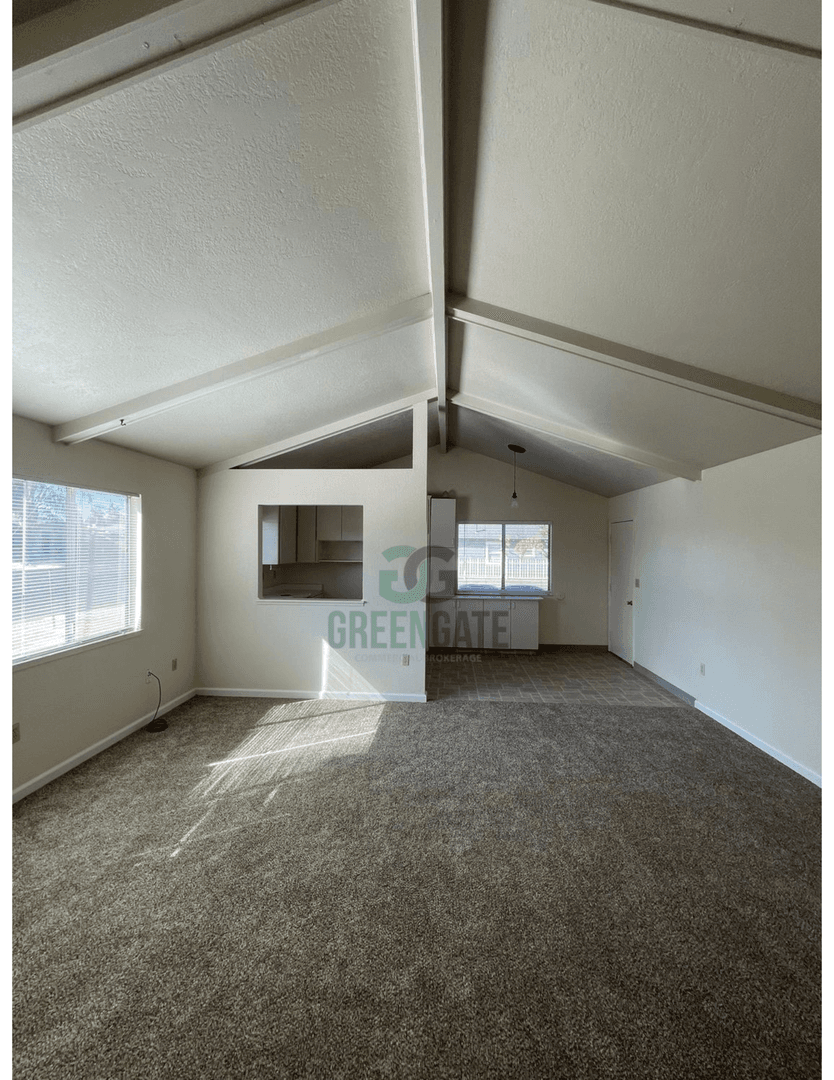 Oakdale House: 332 W G St