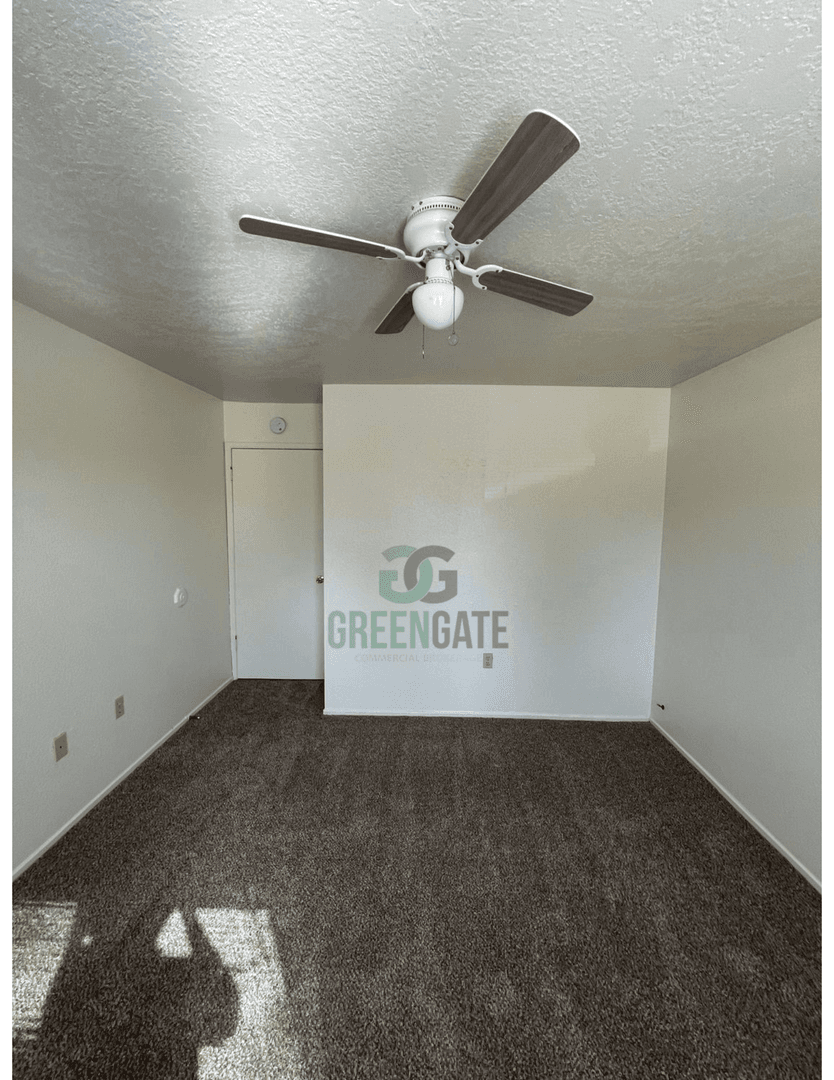 Oakdale House: 332 W G St