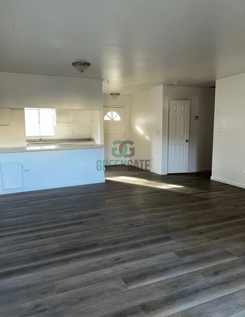 Turlock Apartment: 645 South Ave.