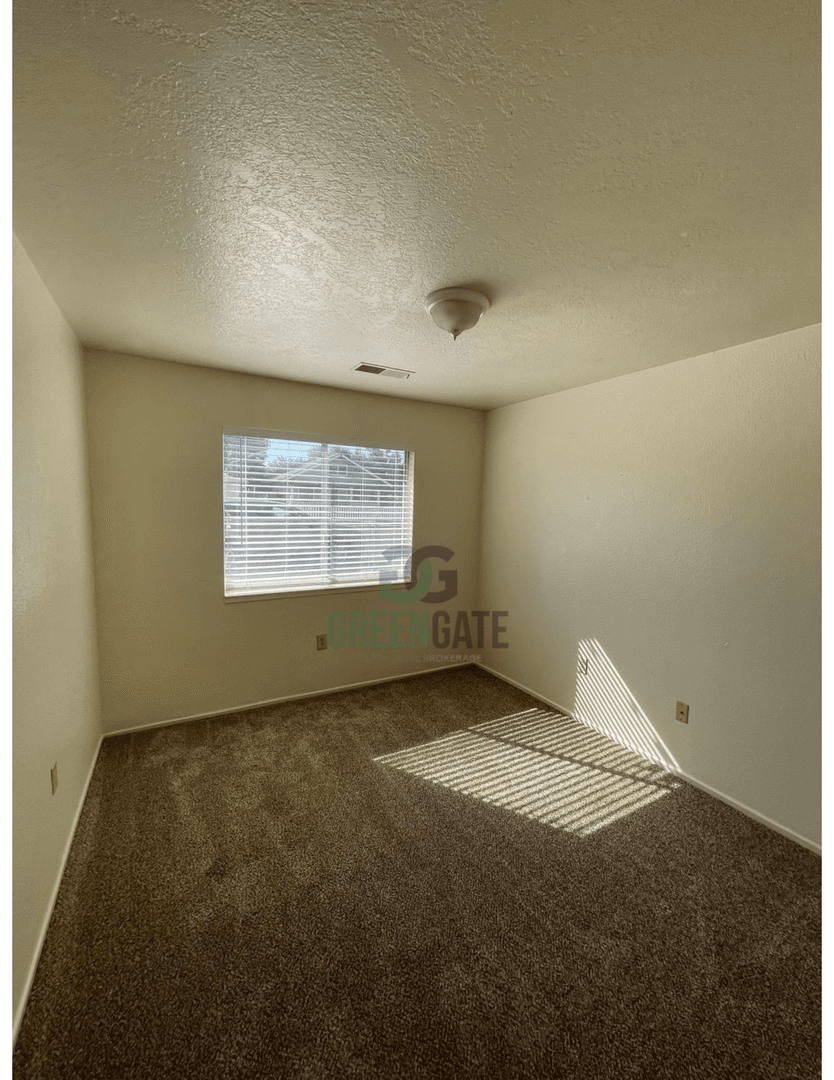 Oakdale House: 332 W G St