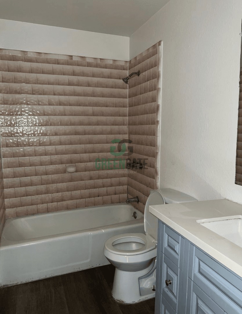 Turlock Apartment: 645 South Ave.