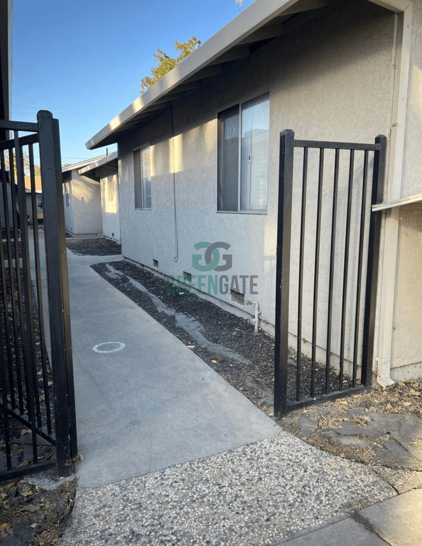 Turlock Apartment: 645 South Ave.
