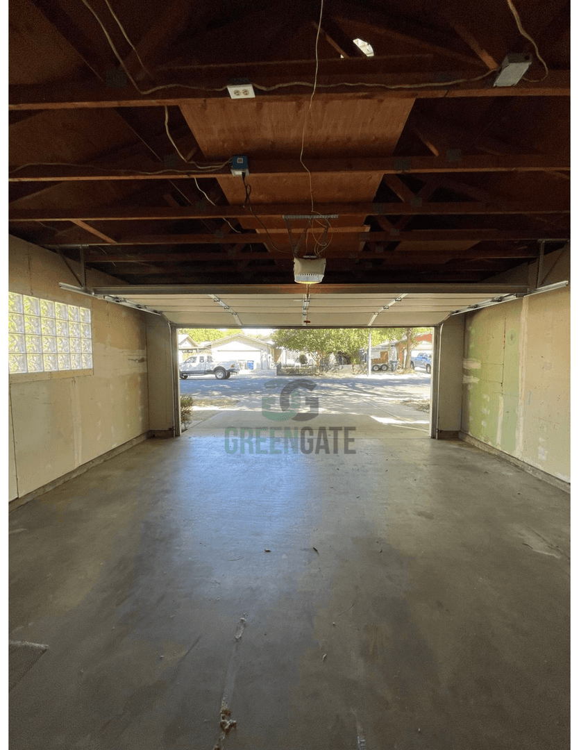 Modesto House: 533 Arrowhead Ct