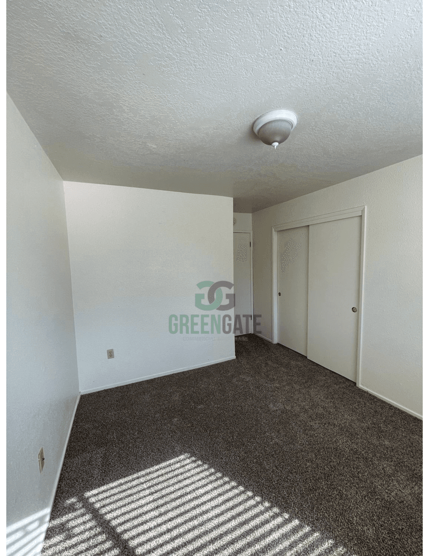 Oakdale House: 332 W G St