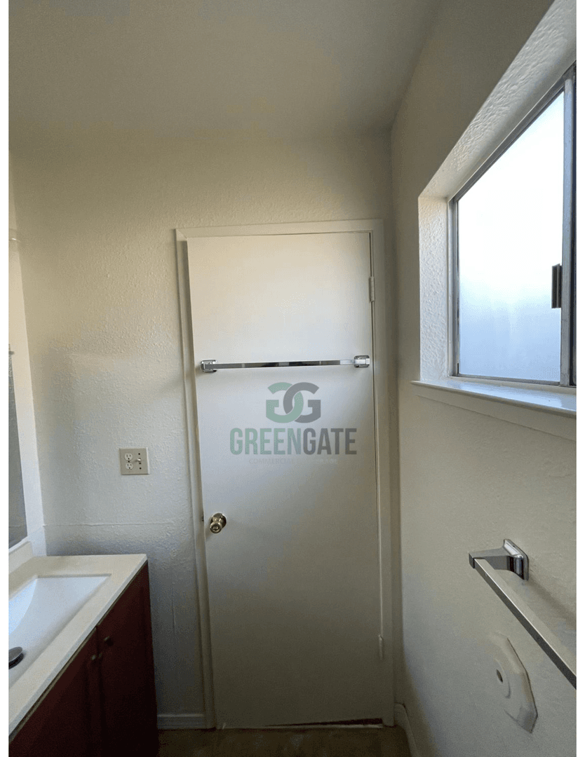Oakdale House: 332 W G St