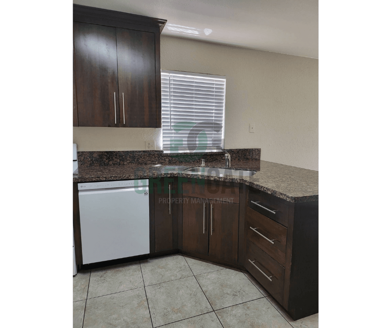 Modesto House: 2428 Woodvale Dr.