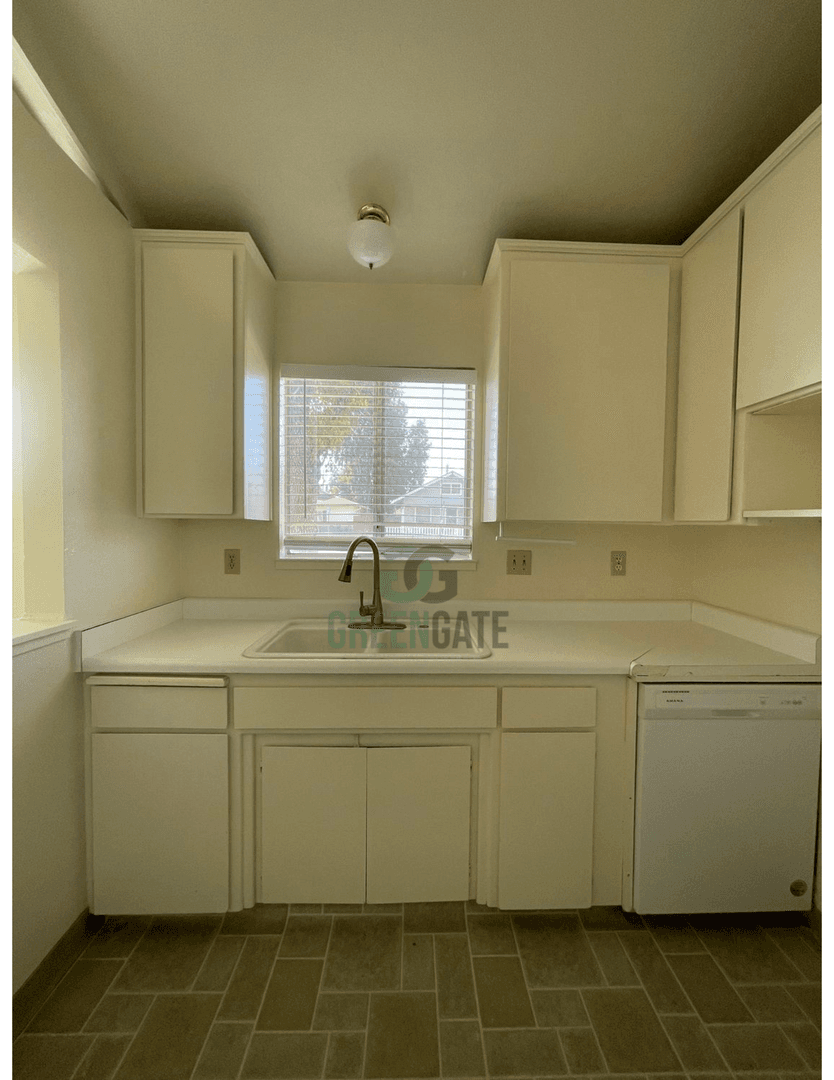 Oakdale House: 332 W G St