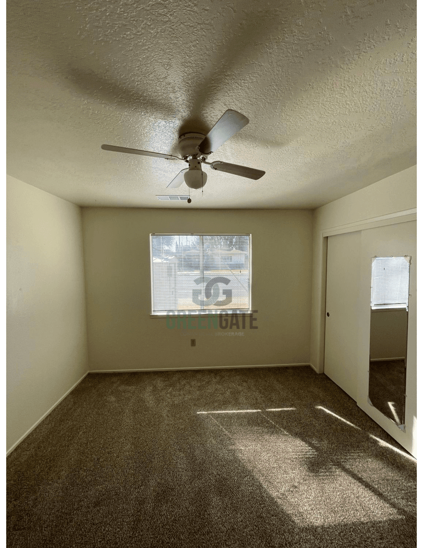 Oakdale House: 332 W G St