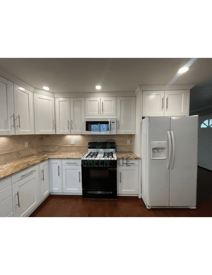 Modesto House: 533 Arrowhead Ct