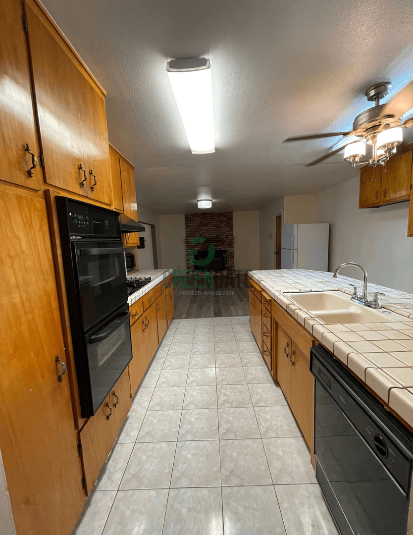 Modesto House: 1708 Castilla Way
