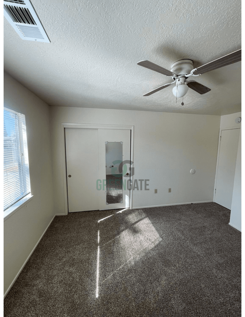 Oakdale House: 332 W G St