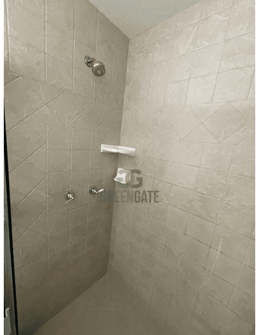 Modesto House: 533 Arrowhead Ct