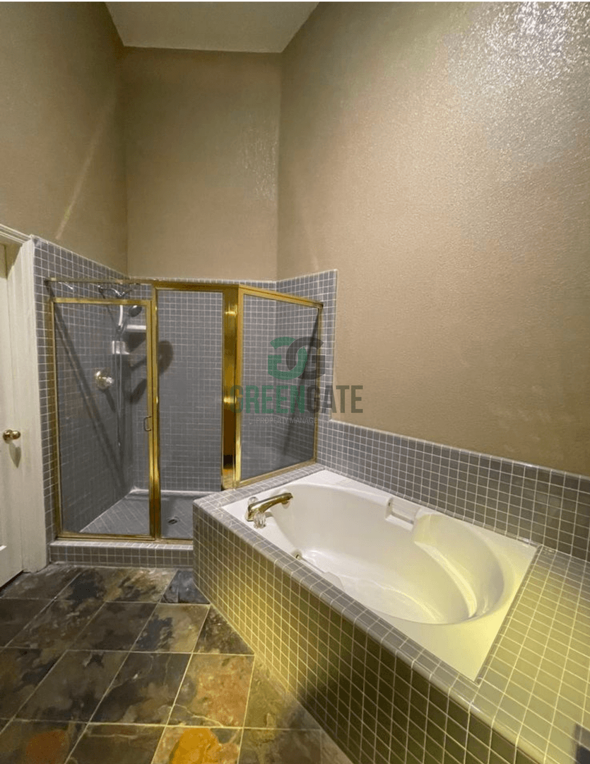 Modesto House: 3612 Justin Ct
