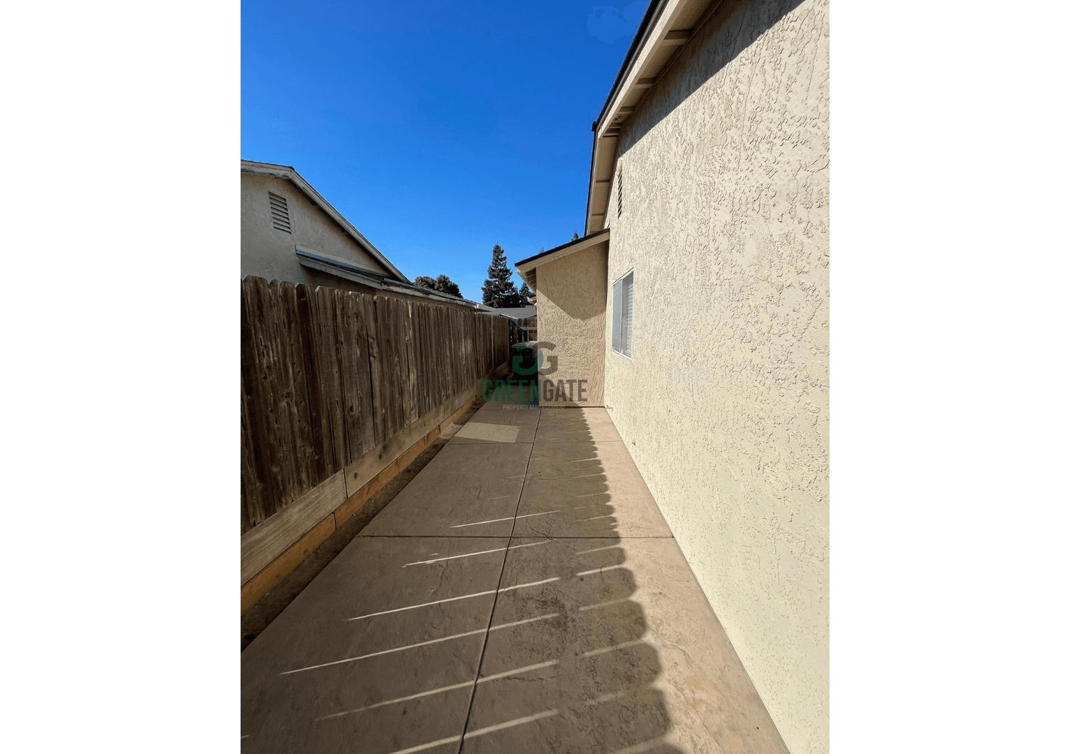 Riverbank House: 2142 Silverock Rd