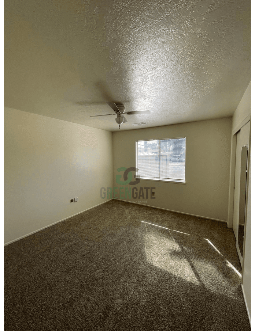 Oakdale House: 332 W G St
