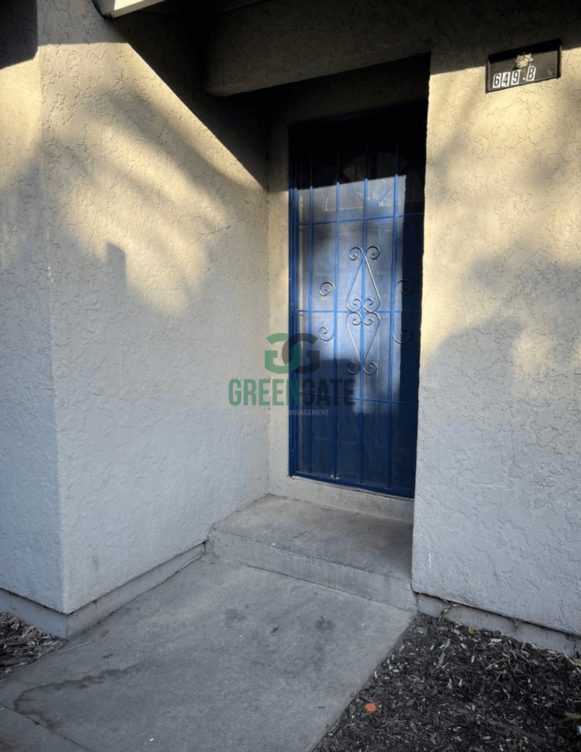 Turlock Apartment: 645 South Ave.