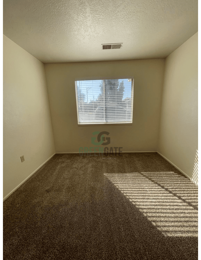 Oakdale House: 332 W G St