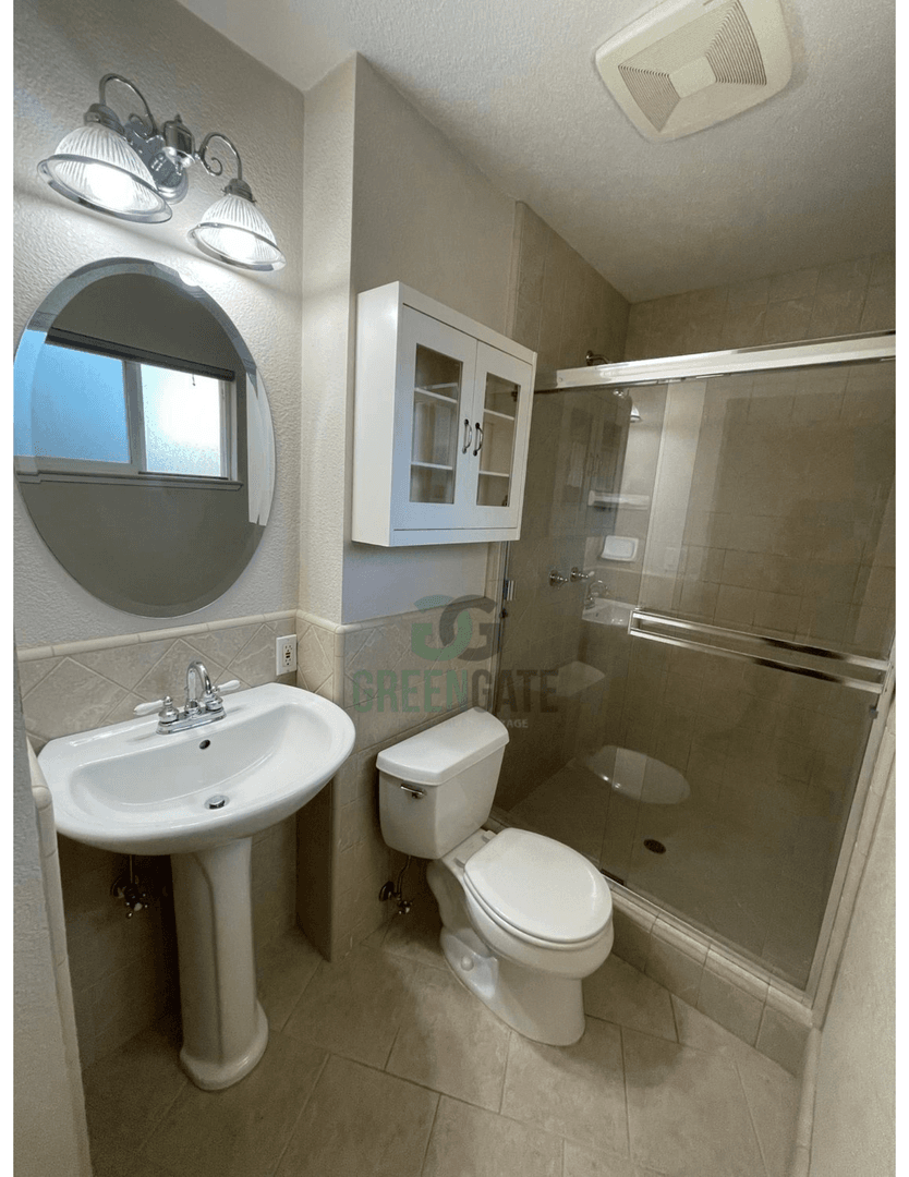 Modesto House: 533 Arrowhead Ct