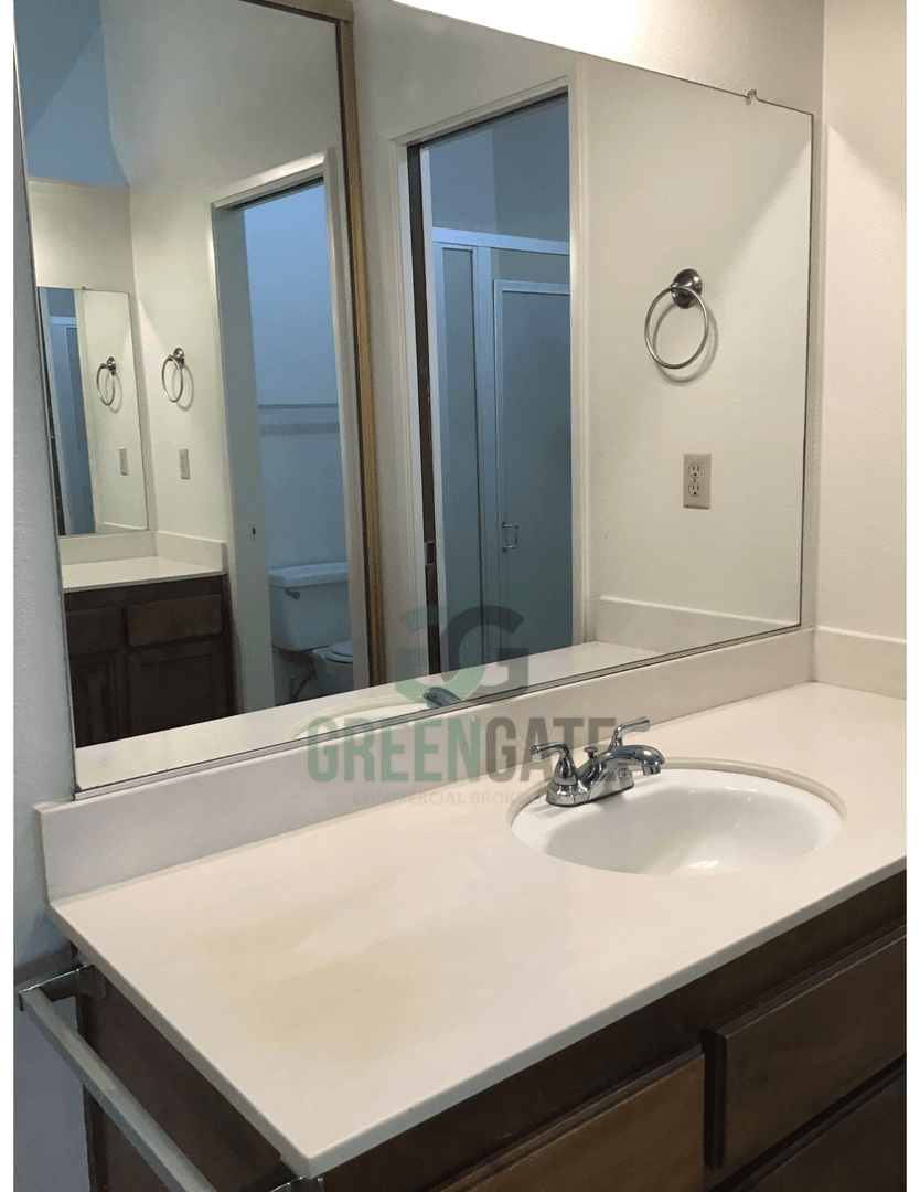 Modesto House: 941 Claremont Ct