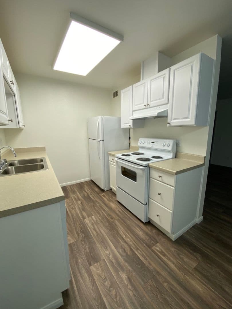 Escondido Apartment: 1404 N. Broadway