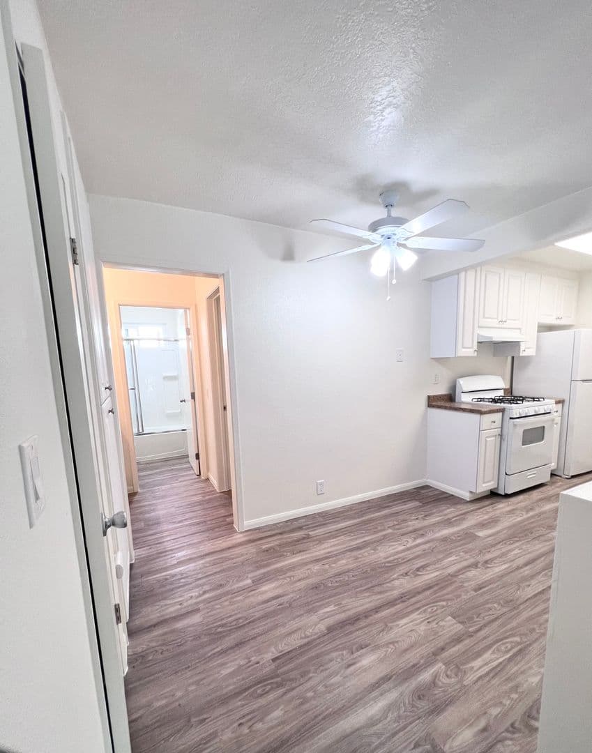 Escondido Apartment: 406-408 N. Hickory