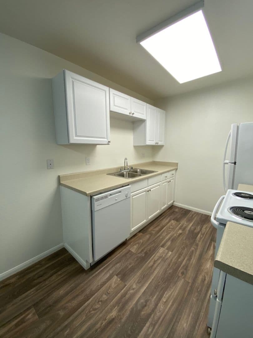 Escondido Apartment: 1404 N. Broadway