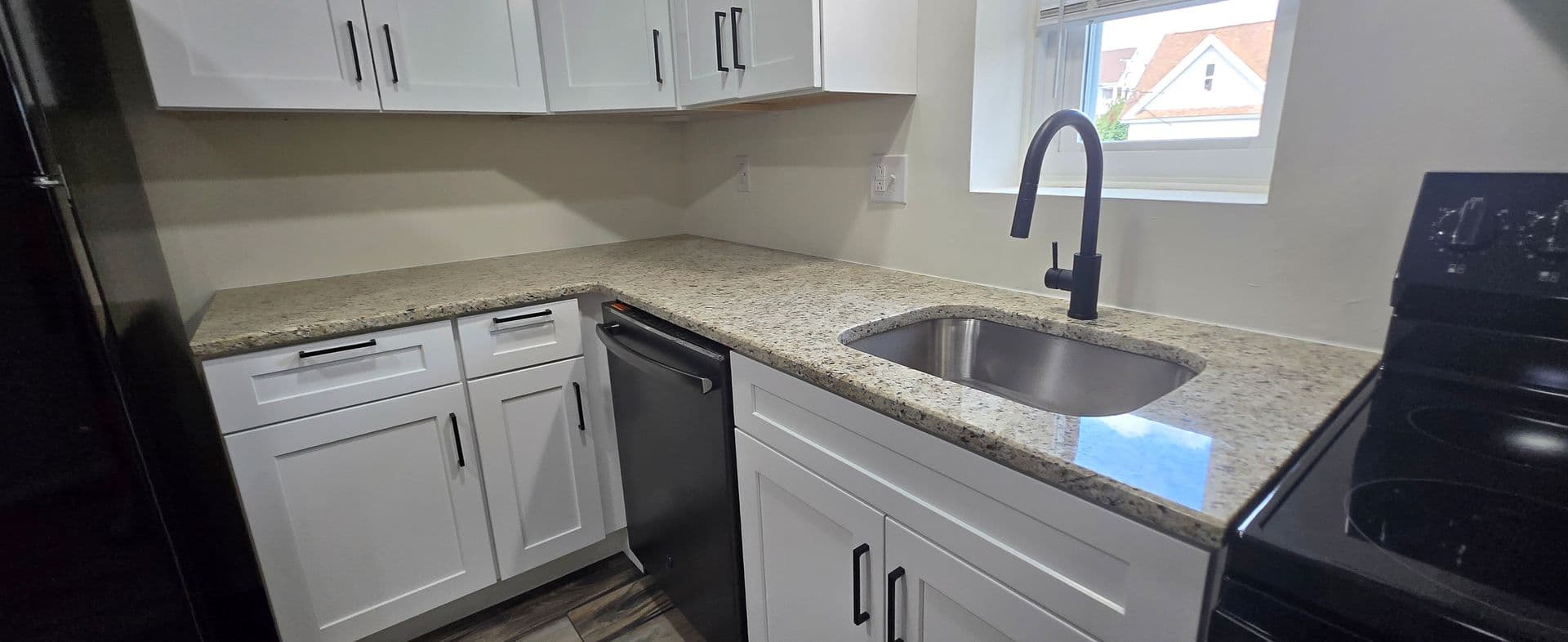 Frackville Apartment: 300 W Frack St