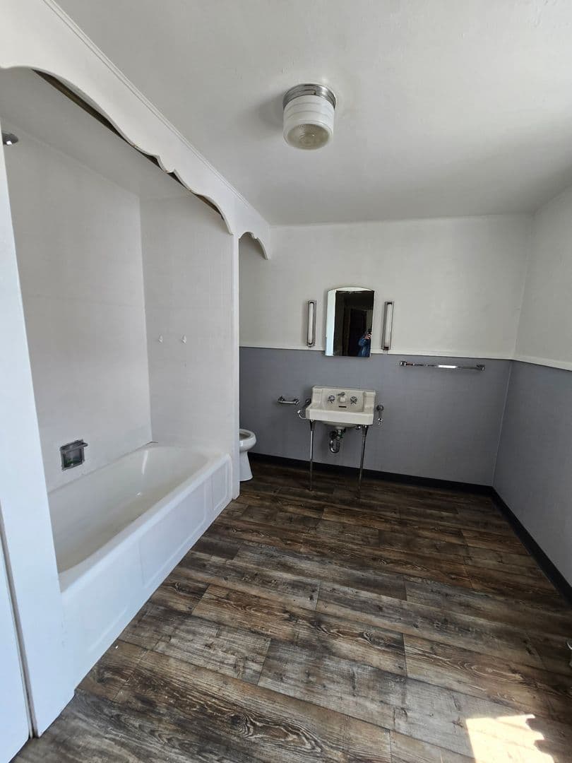 Hamburg Apartment: 320 State St A
