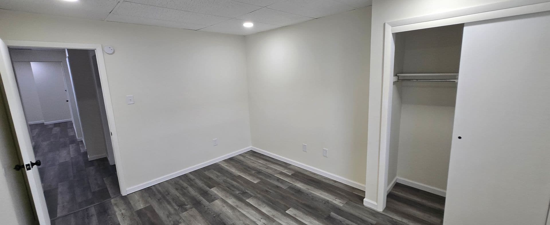 Frackville Apartment: 300 W Frack St