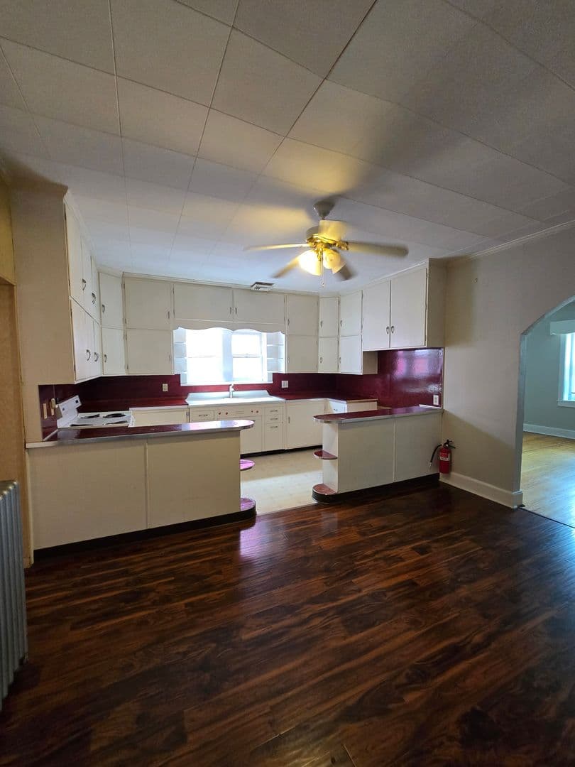 Hamburg Apartment: 320 State St A
