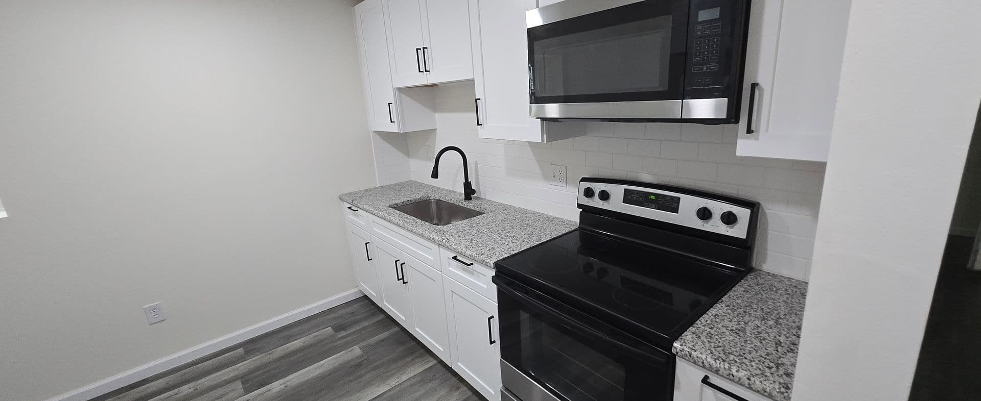 Frackville Apartment: 300 W Frack St
