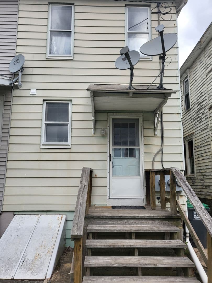 Schuylkill Haven Apartment: 117 Centre Ave