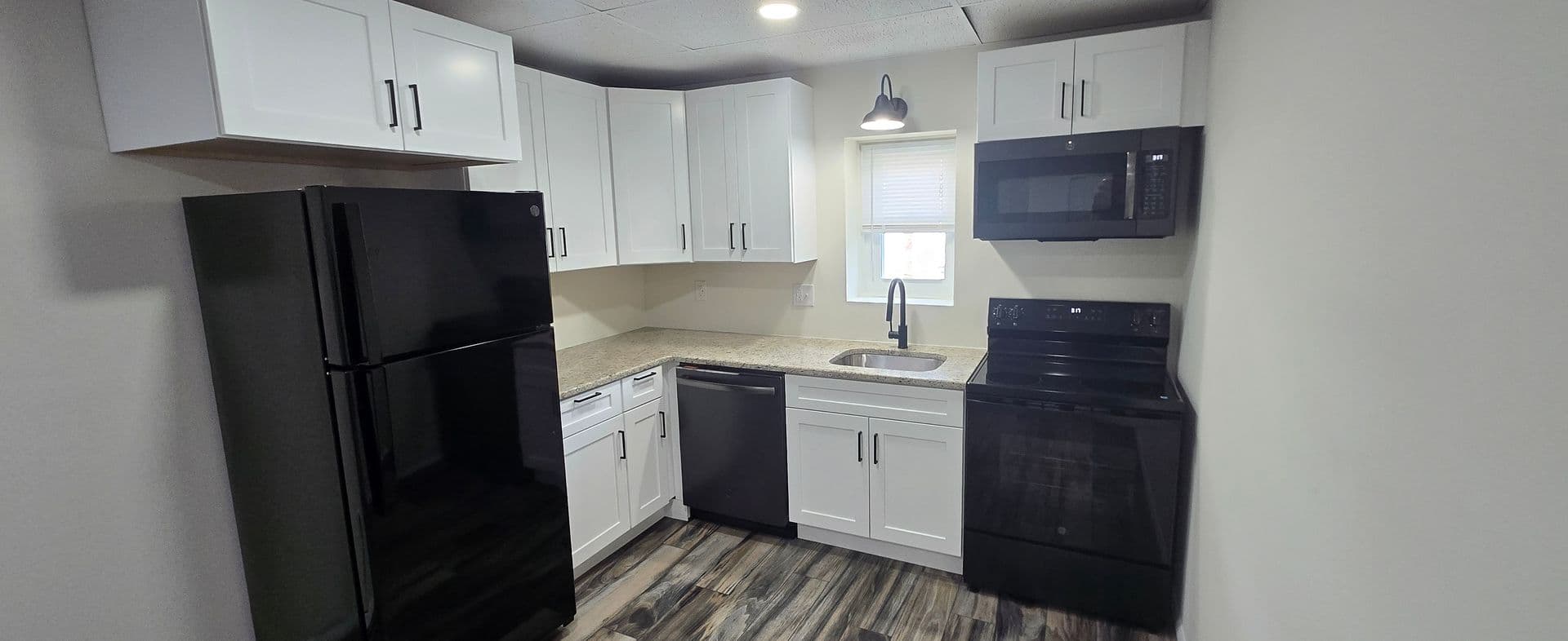 Frackville Apartment: 300 W Frack St